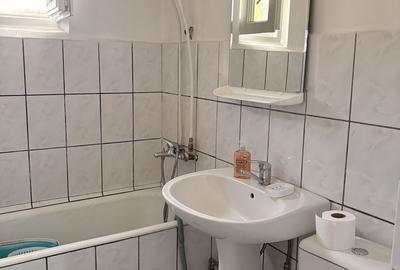 Apartament cu 3 camere decomandat în Central - 1