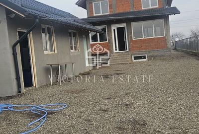 Casă cu 4 camere în Gruiu