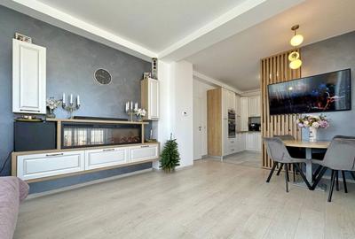 Apartament cu 3 camere, mobilat în Tractorul