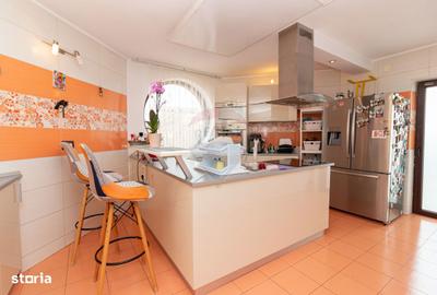 Casă cu 6 camere cu Teren 509 Mp în Central