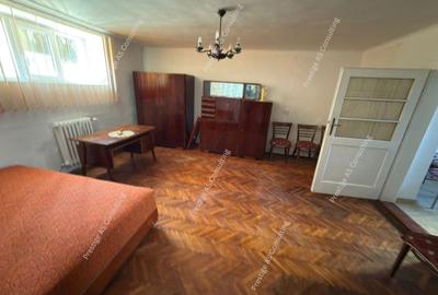 Casă individuală cu 8 camere cu Canalizare în Elisabetin - 6