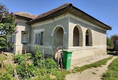 Casă cu 4 camere în Mitreni - 2