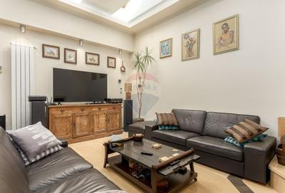 Vilă cu parc, piscină, jacuzzi și foișor, panouri fotovoltaice - 10