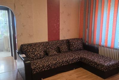 Apartament cu 2 camere semidecomandat în Berceni