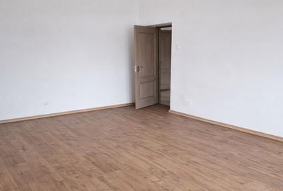 Apartament cu 3 camere decomandat în Central - 4