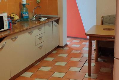 Apartament cu 3 camere decomandat în Central - 4