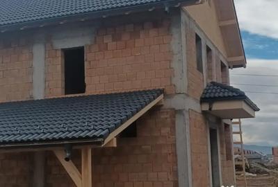 Casă cu 4 camere în Tărlungeni - 3