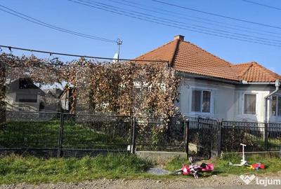 Casă cu 2 camere cu Teren 698 Mp în Central