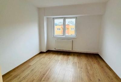 PROPRIETAR - Vand apartament renovat  2 camere - Blvd. Grivitei - 3