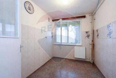 Apartament cu 3 camere decomandat, mobilat în Warthe - 4
