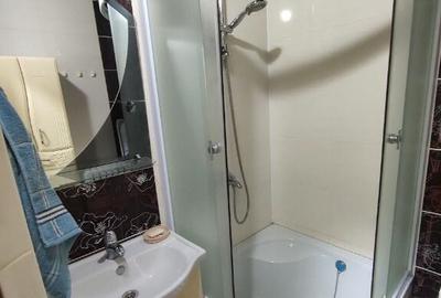 Apartament cu 2 camere decomandat în Apărătorii Patriei