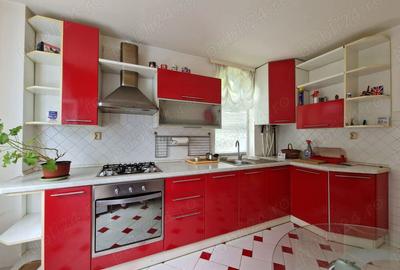 Casă cu 5 camere cu Teren 820 Mp în Bucium