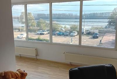 Apartament cu 4 camere decomandat în Port - 1