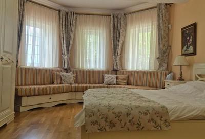 Casă cu 8 camere cu Teren 1100 Mp în Central - 11