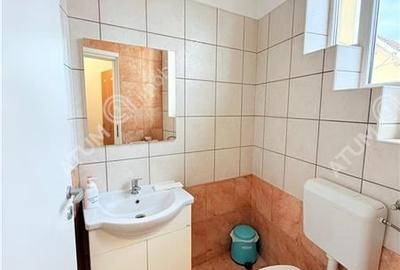 Afacere medicala complet functionala de vanzare in zona Centralaa Afacere medicala complet functionala de vanzare in zona Centralaa - 26