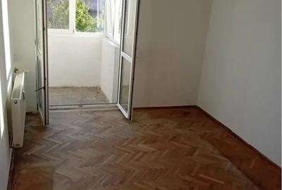 Apartament cu 4 camere decomandat în Titan - 1
