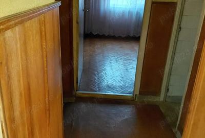 Apartament cu 3 camere decomandat în Traian