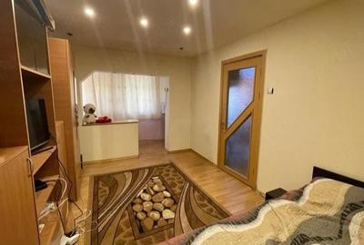 Garsonieră decomandată în Central - 9