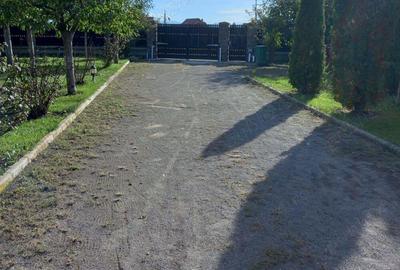 Vanzare casa + anexa + curte foarte spa?ioasa (2550 mp) - 5