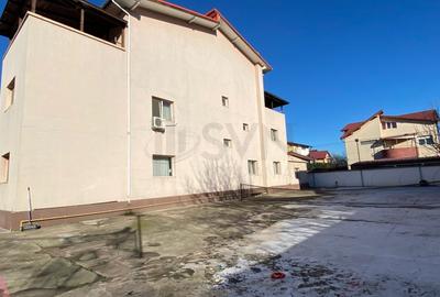 Casă individuală cu 7 camere cu Canalizare în Central - 51