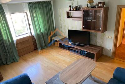 Apartament cu 3 camere decomandat, mobilat în Sebastian