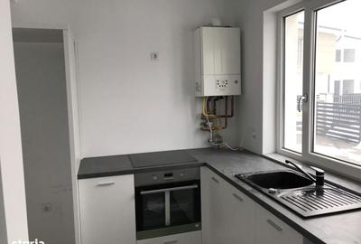 Casă cu 4 camere cu Teren 300 Mp în Calea Moldovei - 1