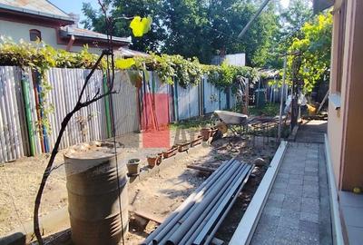 Casa de vanzare + teren in zona Jiului (Bucurestii Noi) - 1