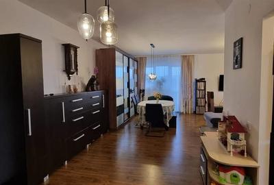 Apartament cu 3 camere decomandat în Hipodrom 4 - 8