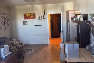 VAND GARSONIERA IN ZONA TITAN - 7