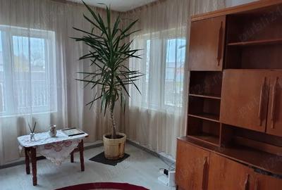 Vand casa in Oras Pogoanele, Str.Tudor Vadimirescu, cu toate conditiile(canalizare, apa curenta). - 3