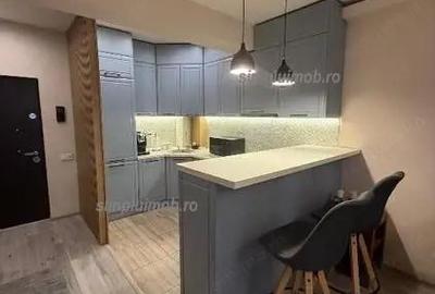 Apartament cu 2 camere semidecomandat, mobilat în Central