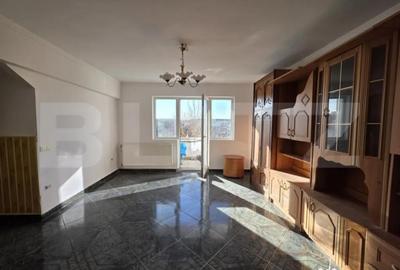 Apartament cu 3 camere decomandat în Micro 16