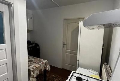 Garsonieră decomandată în Central - 8