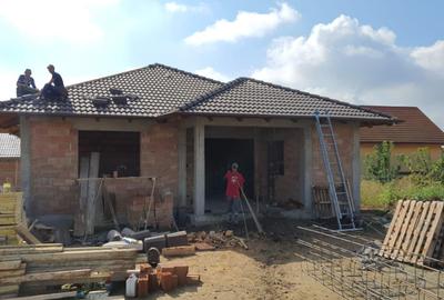 Casă la cheie  pe 1 nivel  4 cam. 2 bai ,650 mp. teren - 15