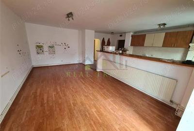 Apartament 3 camere decomandat, 2 bai, 2 balcoane intrare Racadau - 2