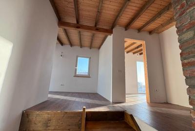 Casă cu 4 camere cu Canalizare în Central - 6