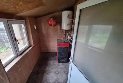 A 39 Proprietarul vinde in Buhu?i ,casa 3 camere la strada , - 8