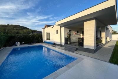 Vila cu 3 camere, 3 bai , piscina , ready-to-move, lux, Podgoria, Bihor. - 2