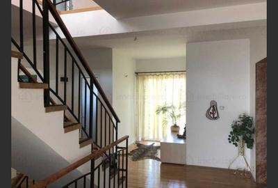 Villa for sale, 10 Rooms, 576 sqm, 700 sqm, Brașov - 4