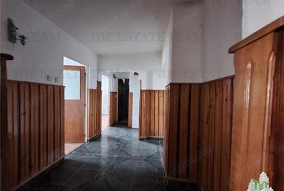 Apartament cu 5 camere decomandat în Sud - 4