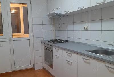 Inchiriez apartament 3 camere - 4