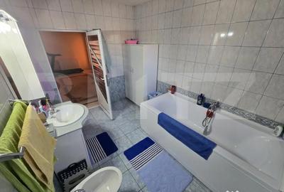 Casă cu 8 camere cu Teren 750 Mp în Micești - 18