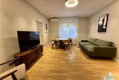 Apartament cu 3 camere decomandat în Central