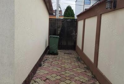 Vanz. P + M mobilata si utilata, caramida, 500.mp.,d.9 ml, 2 garaje str. Grivitei cu G.E.Grigorescu - 12