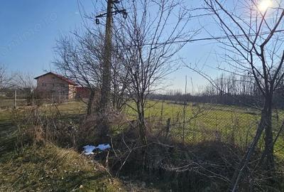 Teren de 6076 mp, în Central - 4