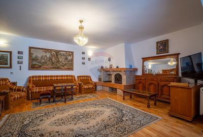 Vila de Vis din Busteni | Priveliste Unica spre Muntii Bucegi! - 7