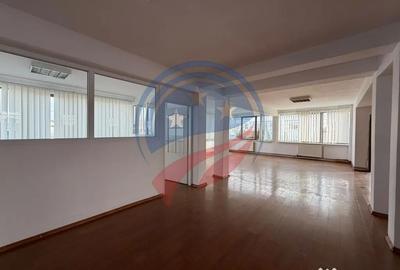 Spațiu comercial, de 730 mp, în Central - 2