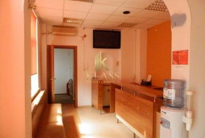 Casă individuală cu 9 camere cu Teren 107 Mp în Moșilor - 1