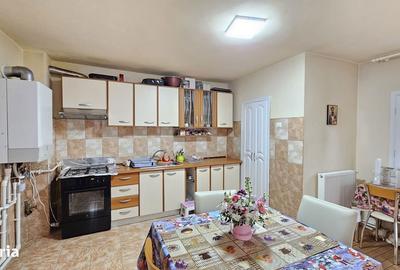 Casă cu 4 camere cu Teren 1011 Mp în Vânători - 8