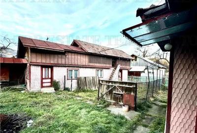 Casă cu 4 camere cu Teren 873 Mp în Măneciu - 2